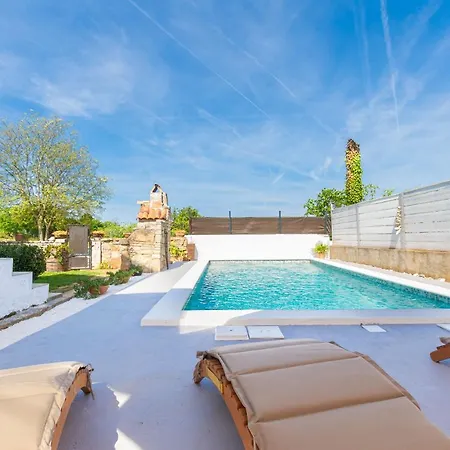 Adriana On Peaceful Location With Pool Apartment *