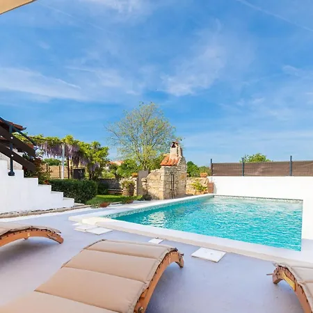 Adriana On Peaceful Location With Pool