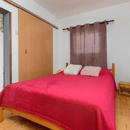 Apartment Adriana On Peaceful Location With Pool Pula