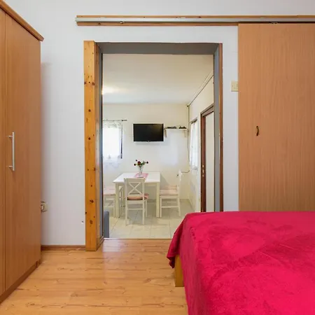 Adriana On Peaceful Location With Pool Apartment Pula