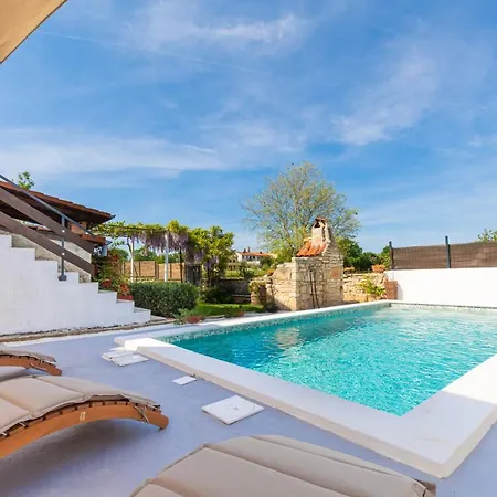Apartment Adriana On Peaceful Location With Pool